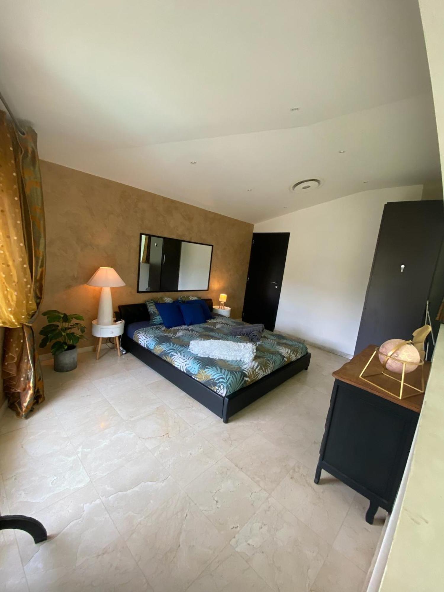 Villa St Jean Suite Romantique لا سيوتا الغرفة الصورة
